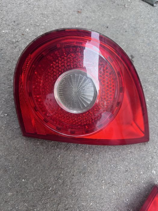 Малки стопове багажник  VW Golf 5,