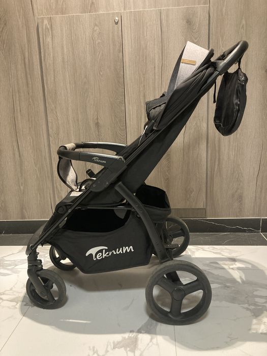 Продам коляску Teknum