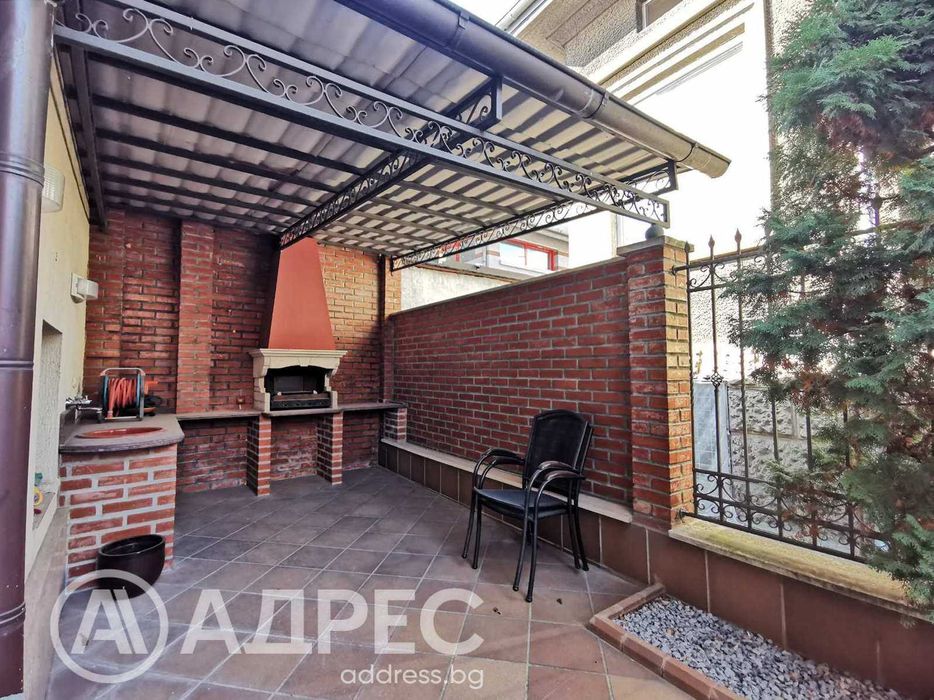 Продава се Къща в Русе, Център - 445 кв.м за 1596 €/кв.м - Снимка #18