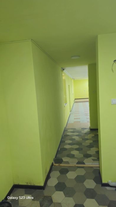 Guliston tumani 4- Mikro rayonda ishlab turga naturar bino sotiladi