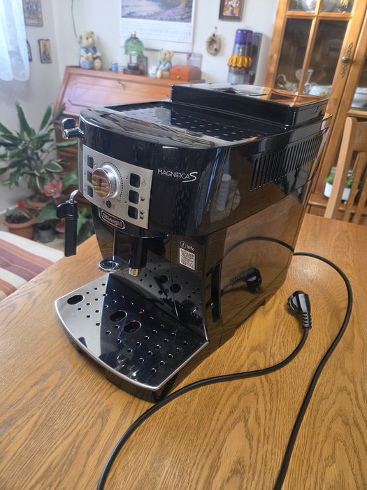 Кафеавтомат DELONGHI MAGNIFICA compact