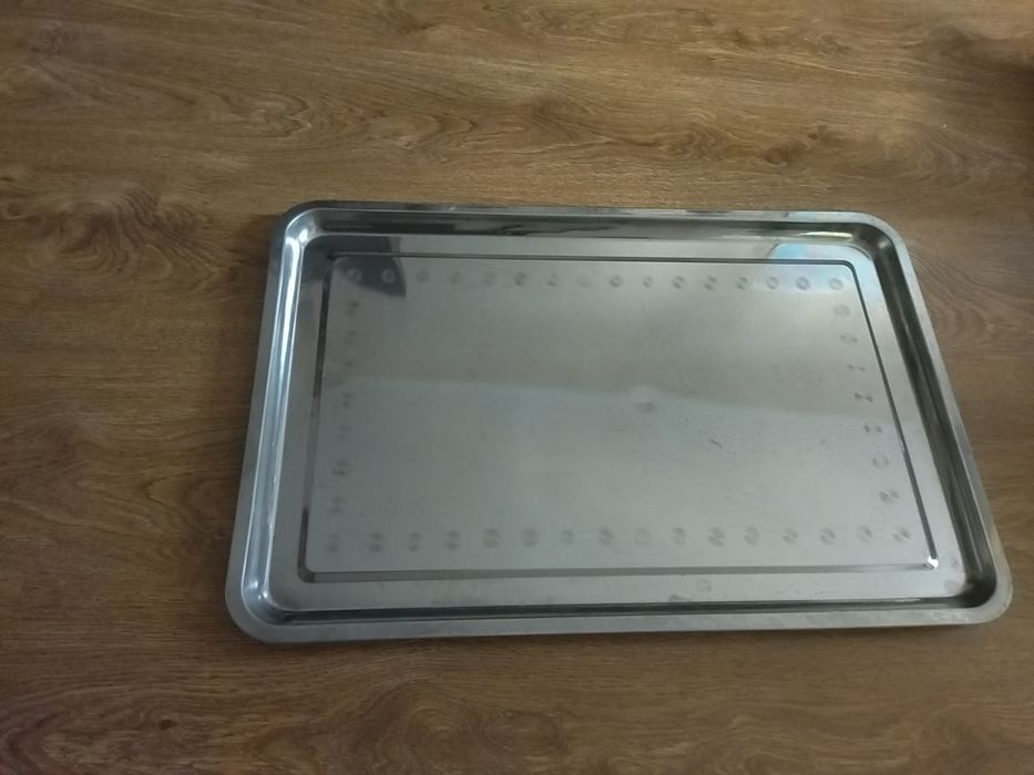 Продаются два металлических подноса металлических новых цена за оба