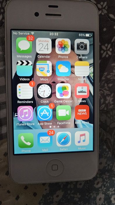 Iphone 4s impecabil,de piese