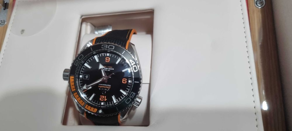 Ceas OMEGA, nou, în garanție, în cutia originală.