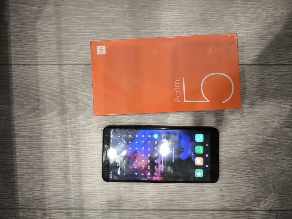 Продаю смартфон Xiaomi redmi 5 3/32gb
