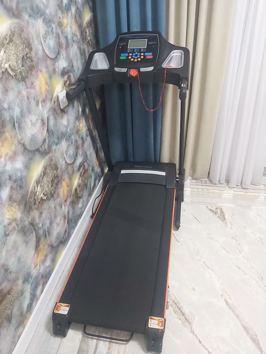 Продам  беговую дорожку