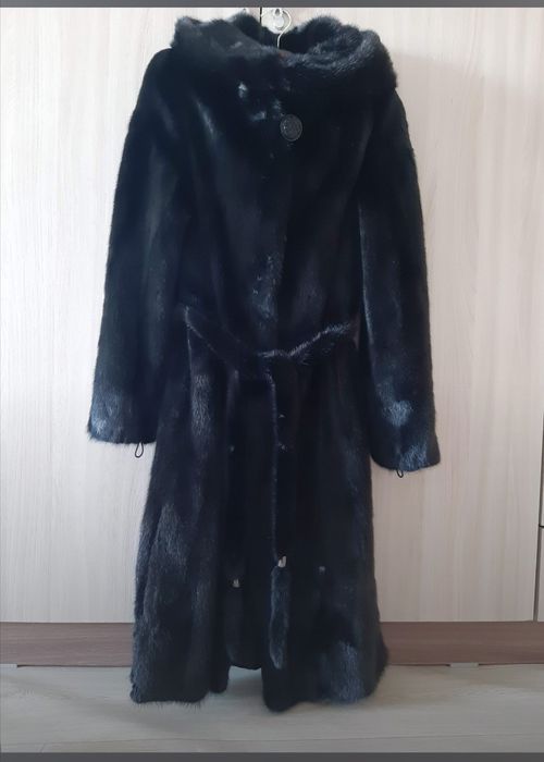 Продам норковую шубу