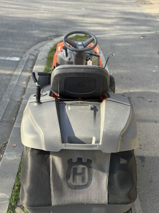 Tractoras de tuns iarba Husqvarna Tc ca Nou