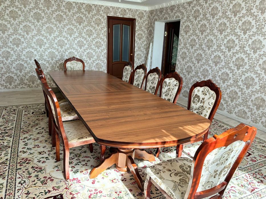 Продам стол и стульями