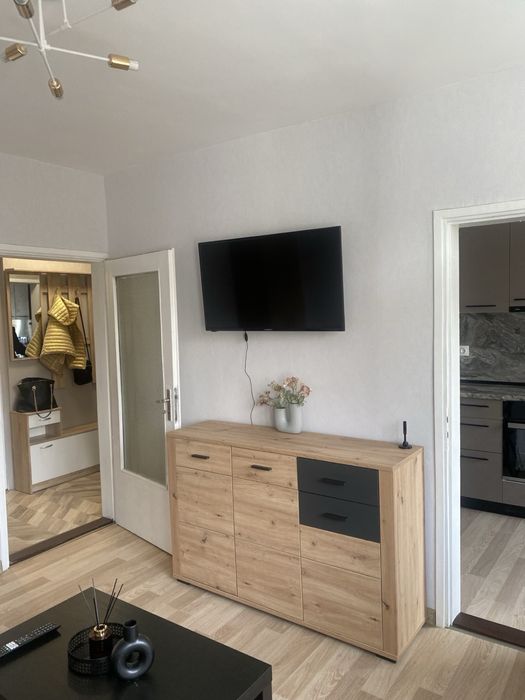 Дава се под наем Едностаен апартамент в София, Банишора - 42 кв.м за 561 € - Снимка #2