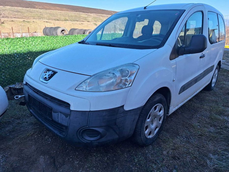 Peugeot Partner 1.6 hdi 8v на части 2013г berlingo