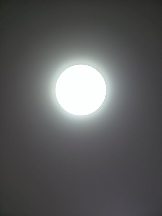 Отдам люстры работает