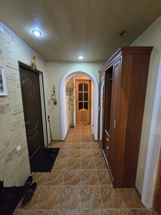 Буз-1 продаётся квартира 4/5/5 метро БИЙ