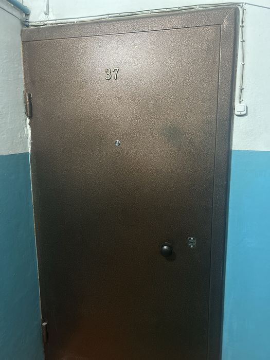 Продам дверь железную