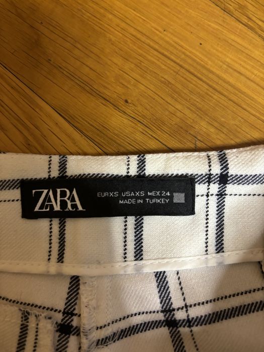 Пола къси гащи на Zara