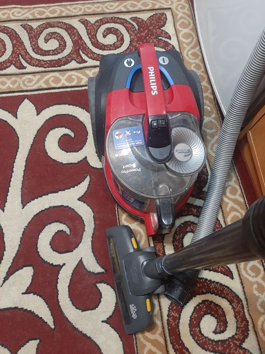 Продам пылесос PHILIPS.