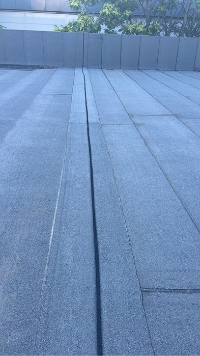 Hidroizolatii , lucrari hidroizolatie terase , soclu casa, hale