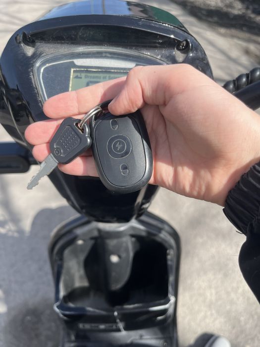 Срочно продаю Электроскутер