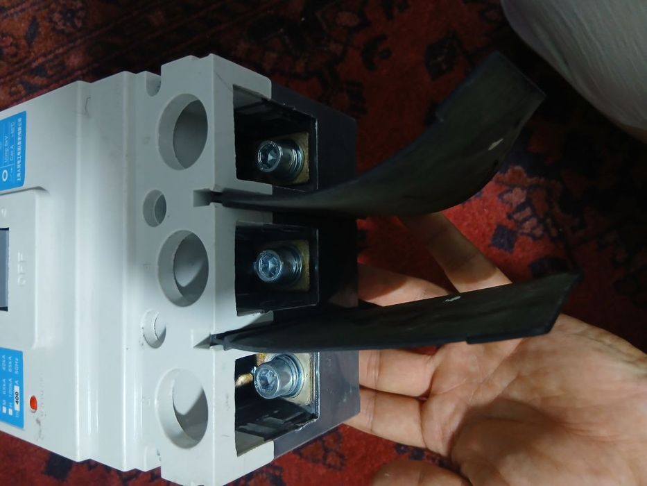 Рубильник 400 ампер сотилади янгидек