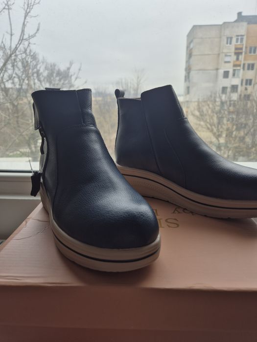 Нови зимни тъмносини боти