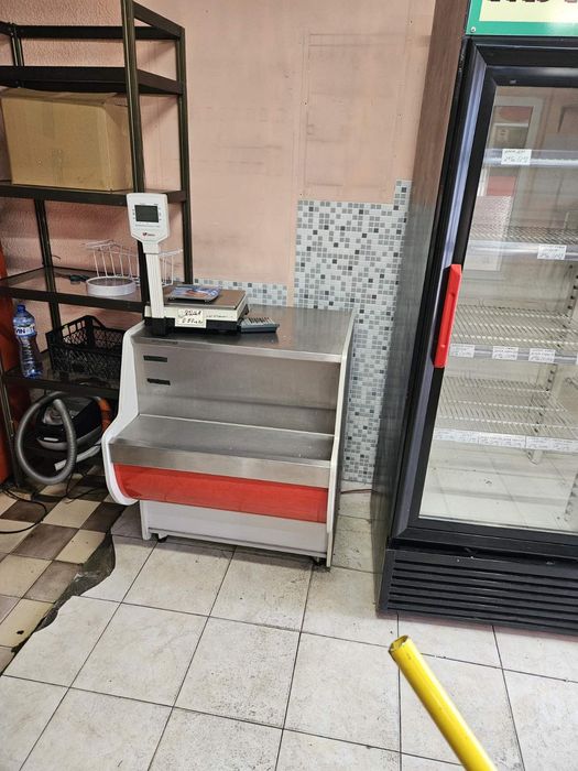 Продавам Касова маса 2бр.