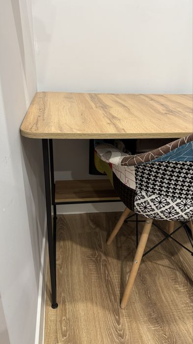 Стол с подножкой