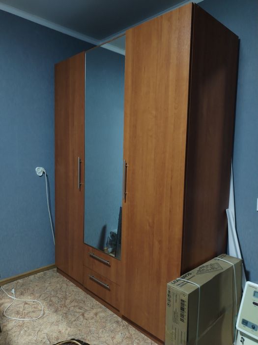 Шкаф 150х205х58см