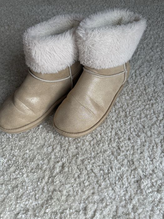 Botine imblanite, tip UGG