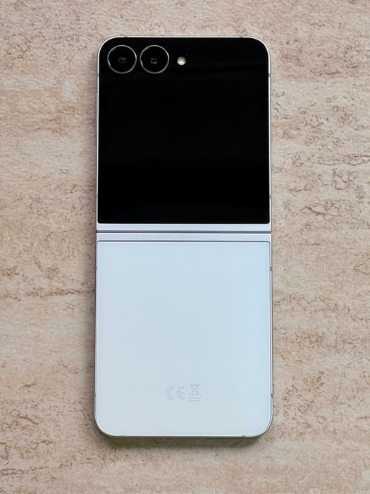 Samsung Z Flip 7 FE 256GB / 8GB RAM / ГАРАНЦИЯ ! ! !