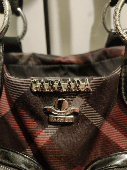 Продавам много запазена дамска чанта цена 40 лв