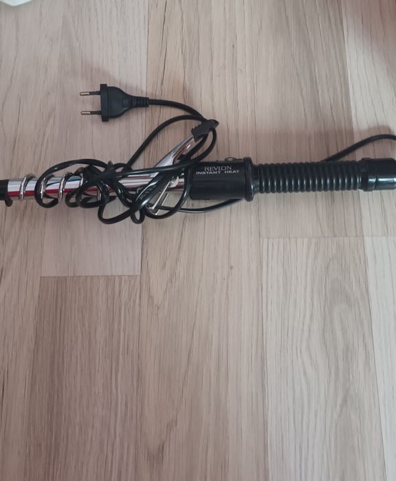 Маша за коса Revlon.Запазена.Цена-10 евро.