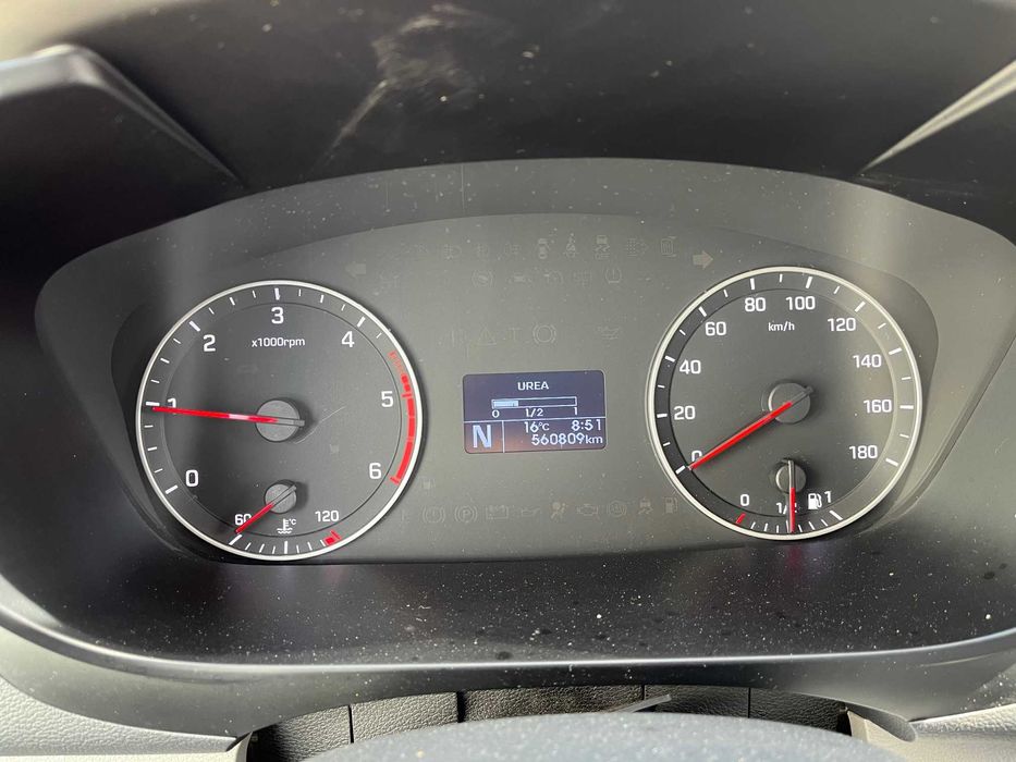 Vand duba Hyundai H350 folosita pt transport extern, stare buna