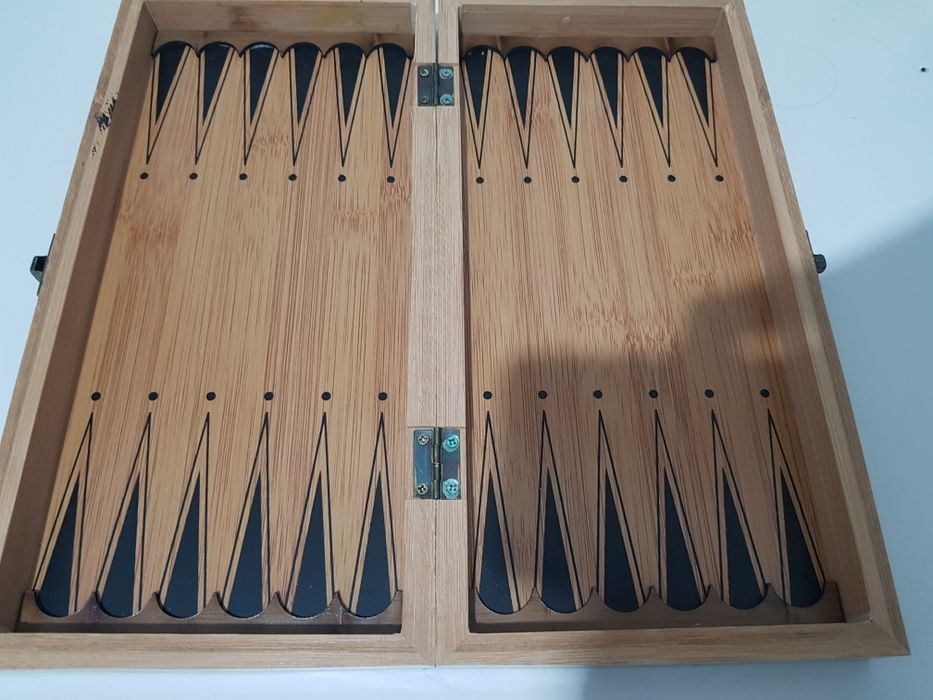 Продам шахматы дерево