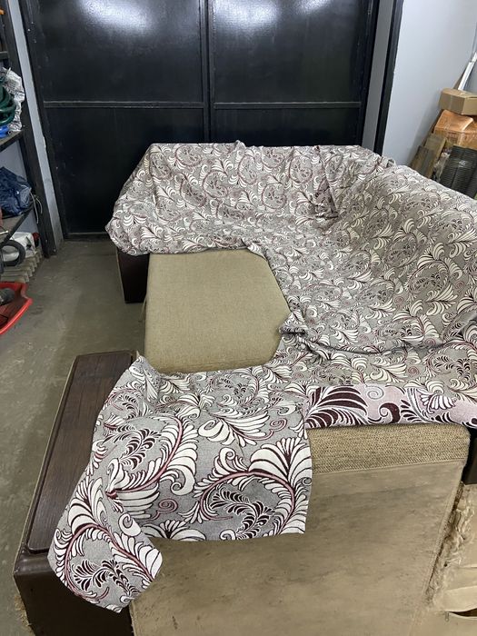 Продам диван в хорошем состояние