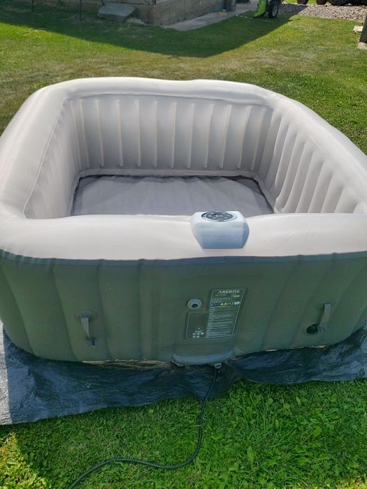 Piscină jacuzzii cu pompă pt încălzirea apei