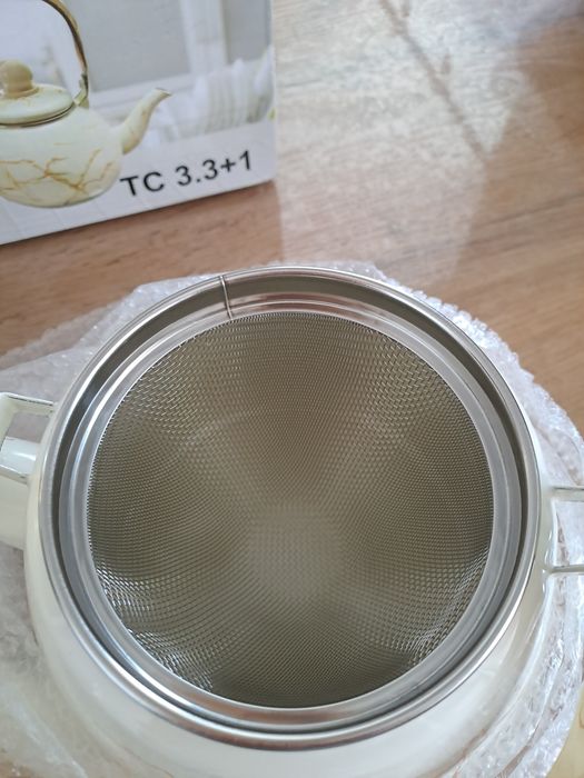 Продам новые эмалированные чайники