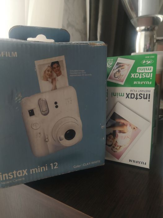 Instax mini 12, фотоаппарат мгновенного фото + картридж 10 кадров