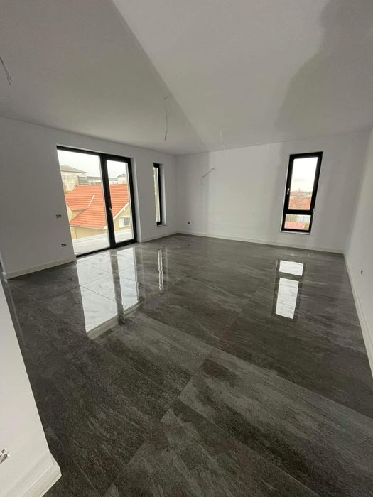 constructi case la rosu si la cheie - renovari