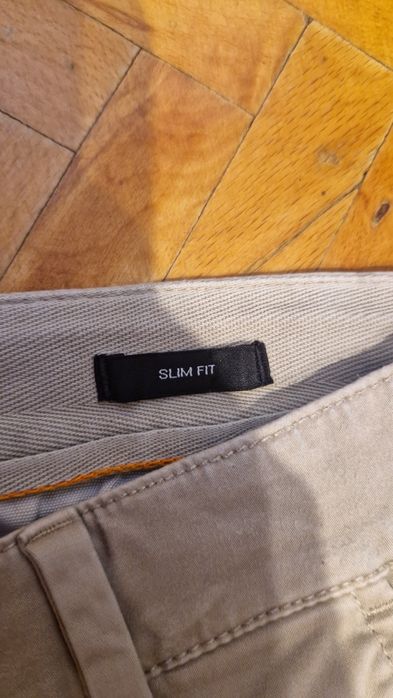 Pantaloni Hugo Boss 29/32 bej