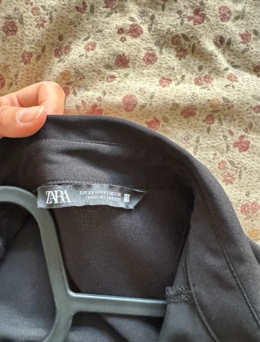 Rochie Zara cu nasturi aurii**