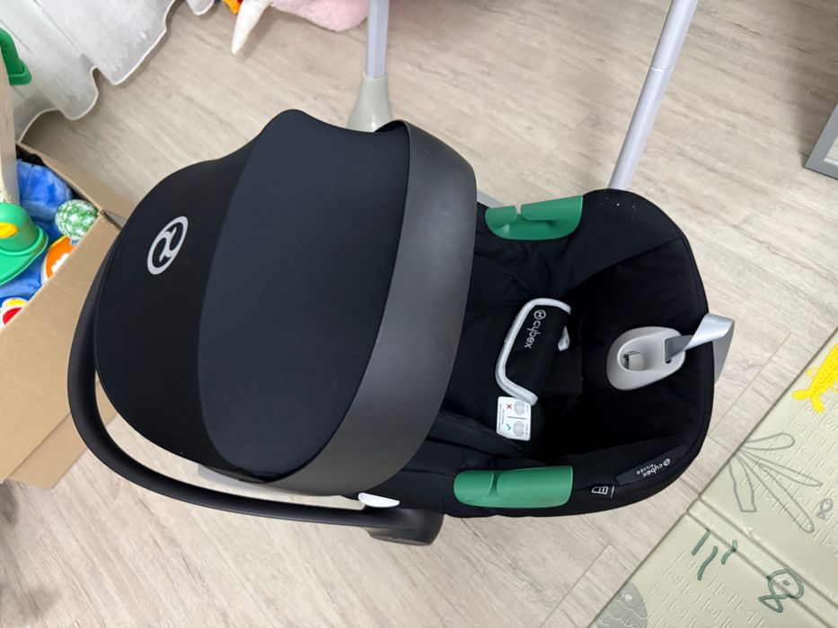 Cărucior 3 in 1  mamas and papas occaro +scoica cybex cu isofix