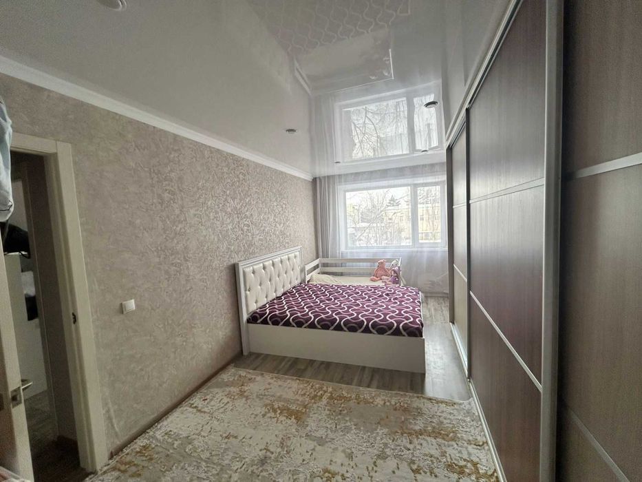 Продам трехкомнатную КЖБИ