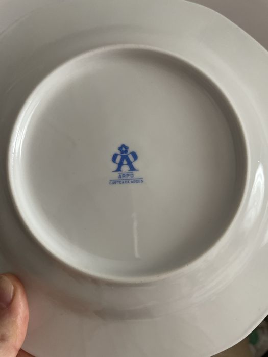 Farfurii si cani nu sunt set