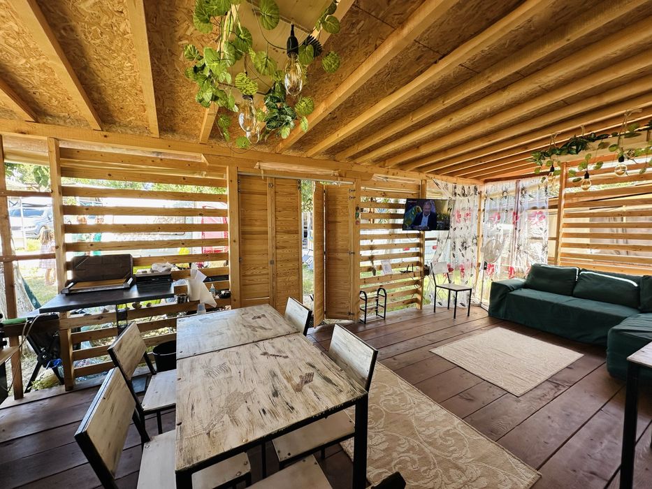 Каравана Fend Diamant 590+изграден навес