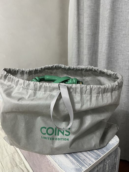 Продам дамскую сумочку coins