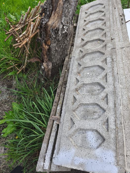 Placi de beton pentru gard