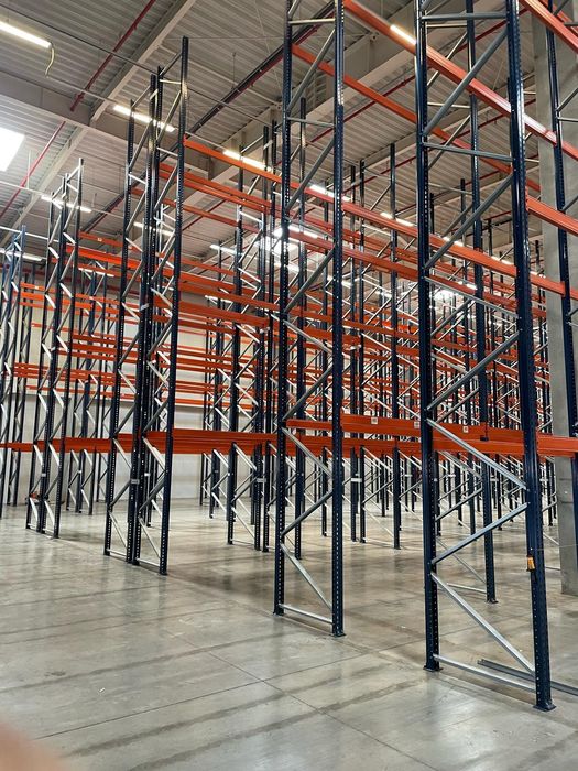 Rafturi metalice industriale reglabile 
Avem orice dimensiuni livram i