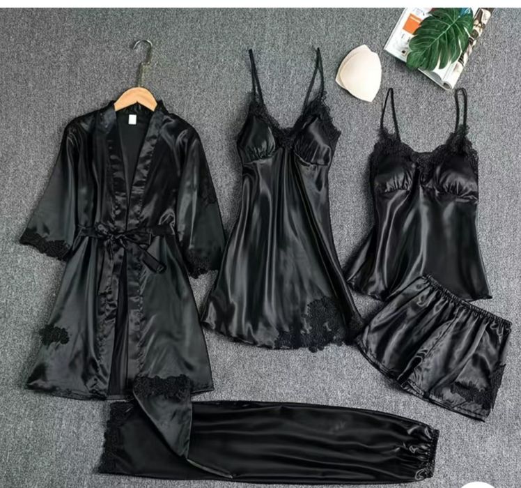 Женское комплекты белья