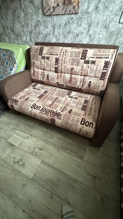 Продам диван срочно