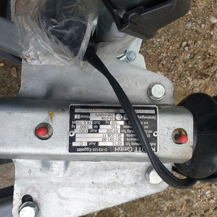 Remorcă Stema 1300 kg, stare nouă